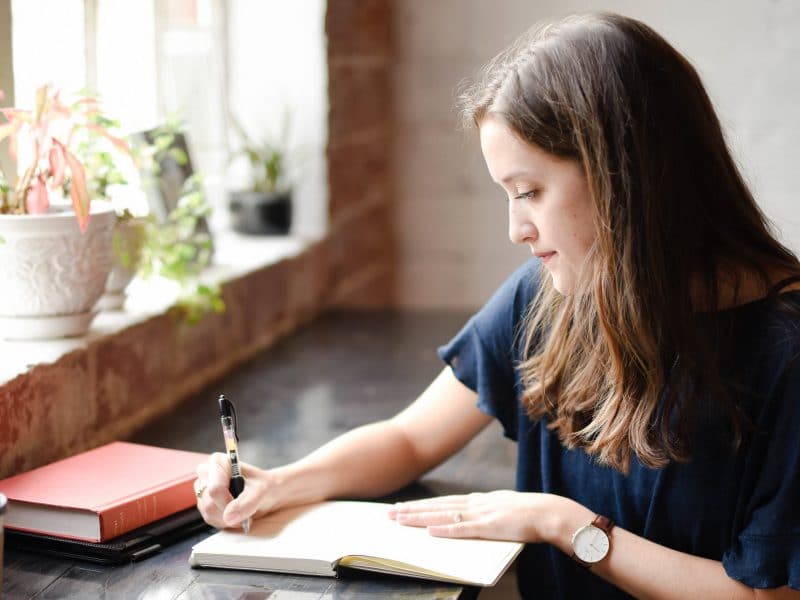 College Application Essays: How to Impress and Succeed - Church Hill Classics